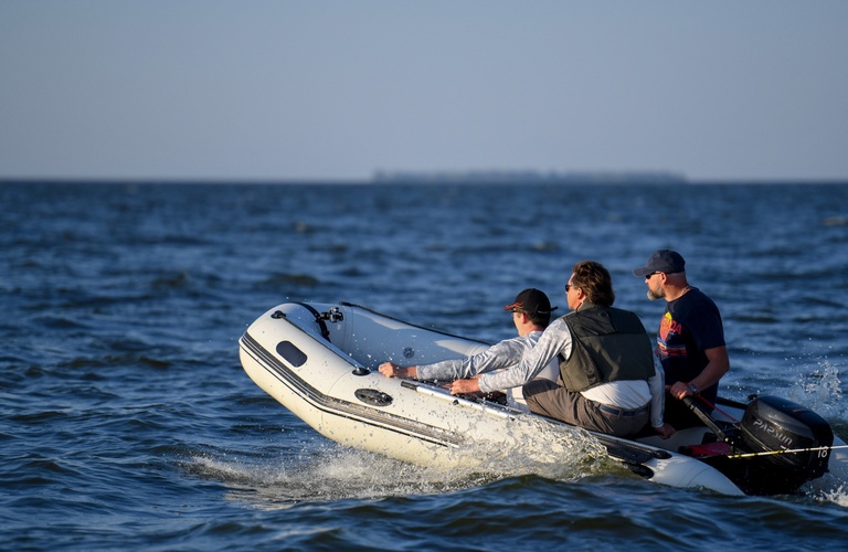 boat_768x500_72dpi.jpg